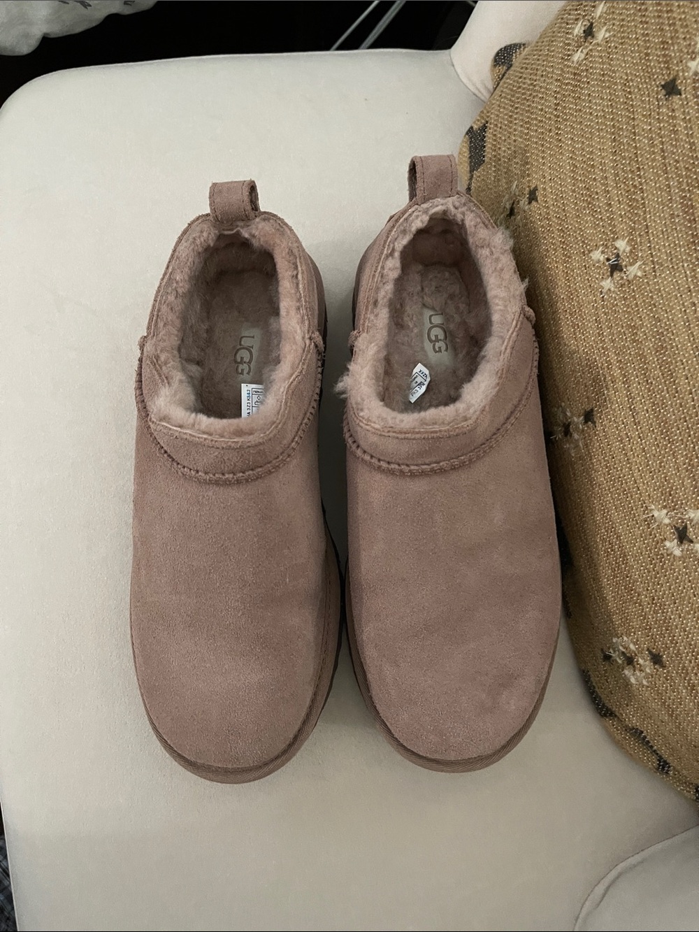 UGG Women's Suede Slip-On Slippers in Rocky Oak Wore once - Picture 2 of 9